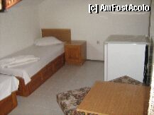 [P5x] Hotel Yanakiev este 25km.ot Burgas şi Varna în satul de vacanţă 6km.ot 
s.Chernomorets.Hotela dispune de 6 apartamente si 1 pereche din totalul de 26 de locuri, apartamente sunt 2 
tip 1-tip studiouri mari cu balcoane cu vedere la mare şi de pat, mobilier două ,2-tip 
tranzitorie camere au un dormitor, iar celelalte două, legla.Vsichkite apartamente sunt potrivite pentru 
4 persoane au baie proprie, televizor, internet wireless, frigider, TV prin cablu, în două dintre ele 
klimatitsi.Zapovyadayte acolo cu noi pentru a experimenta o vacanta de neuitat, din pas 
 » foto by ianakiev
 - 
<span class="allrVoted glyphicon glyphicon-heart hidden" id="av8142"></span>
<a class="m-l-10 hidden" id="sv8142" onclick="voting_Foto_DelVot(,8142,2548)" role="button">șterge vot <span class="glyphicon glyphicon-remove"></span></a>
<a id="v98142" class=" c-red"  onclick="voting_Foto_SetVot(8142)" role="button"><span class="glyphicon glyphicon-heart-empty"></span> <b>LIKE</b> = Votează poza</a> <img class="hidden"  id="f8142W9" src="/imagini/loader.gif" border="0" /><span class="AjErrMes hidden" id="e8142ErM"></span>