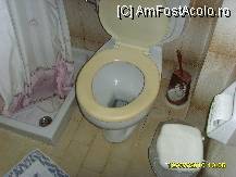 [P03] Ce capac de wc frumos...cat o fi unul nou alb...5-10 euro? » foto by Andrew22*
 - 
<span class="allrVoted glyphicon glyphicon-heart hidden" id="av102364"></span>
<a class="m-l-10 hidden" id="sv102364" onclick="voting_Foto_DelVot(,102364,3517)" role="button">șterge vot <span class="glyphicon glyphicon-remove"></span></a>
<a id="v9102364" class=" c-red"  onclick="voting_Foto_SetVot(102364)" role="button"><span class="glyphicon glyphicon-heart-empty"></span> <b>LIKE</b> = Votează poza</a> <img class="hidden"  id="f102364W9" src="/imagini/loader.gif" border="0" /><span class="AjErrMes hidden" id="e102364ErM"></span>