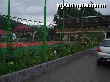 [P02] In fata parcarea, in stanga terenul de tenic si in spate pensiunea. » foto by nnaaee
 - 
<span class="allrVoted glyphicon glyphicon-heart hidden" id="av95337"></span>
<a class="m-l-10 hidden" id="sv95337" onclick="voting_Foto_DelVot(,95337,3587)" role="button">șterge vot <span class="glyphicon glyphicon-remove"></span></a>
<a id="v995337" class=" c-red"  onclick="voting_Foto_SetVot(95337)" role="button"><span class="glyphicon glyphicon-heart-empty"></span> <b>LIKE</b> = Votează poza</a> <img class="hidden"  id="f95337W9" src="/imagini/loader.gif" border="0" /><span class="AjErrMes hidden" id="e95337ErM"></span>
