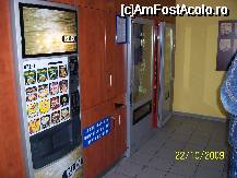[P06] automate in holul hotelului cu cafele, ceaiuri, mancare, bere, sucuri, etc » foto by calingolea
 - 
<span class="allrVoted glyphicon glyphicon-heart hidden" id="av22373"></span>
<a class="m-l-10 hidden" id="sv22373" onclick="voting_Foto_DelVot(,22373,3599)" role="button">șterge vot <span class="glyphicon glyphicon-remove"></span></a>
<a id="v922373" class=" c-red"  onclick="voting_Foto_SetVot(22373)" role="button"><span class="glyphicon glyphicon-heart-empty"></span> <b>LIKE</b> = Votează poza</a> <img class="hidden"  id="f22373W9" src="/imagini/loader.gif" border="0" /><span class="AjErrMes hidden" id="e22373ErM"></span>