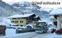 [P04] Autobuzul ne lua din fata pensiunii si ne ducea pana la telecabina » foto by lizuk
 - 
<span class="allrVoted glyphicon glyphicon-heart hidden" id="av23954"></span>
<a class="m-l-10 hidden" id="sv23954" onclick="voting_Foto_DelVot(,23954,3697)" role="button">șterge vot <span class="glyphicon glyphicon-remove"></span></a>
<a id="v923954" class=" c-red"  onclick="voting_Foto_SetVot(23954)" role="button"><span class="glyphicon glyphicon-heart-empty"></span> <b>LIKE</b> = Votează poza</a> <img class="hidden"  id="f23954W9" src="/imagini/loader.gif" border="0" /><span class="AjErrMes hidden" id="e23954ErM"></span>