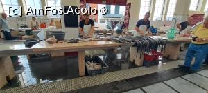 [P15] Espada (pește-sabie) la piața de pește din Funchal, Madeira (în dreapta) » foto by irinad
 - 
<span class="allrVoted glyphicon glyphicon-heart hidden" id="av1506072"></span>
<a class="m-l-10 hidden" id="sv1506072" onclick="voting_Foto_DelVot(,1506072,3733)" role="button">șterge vot <span class="glyphicon glyphicon-remove"></span></a>
<a id="v91506072" class=" c-red"  onclick="voting_Foto_SetVot(1506072)" role="button"><span class="glyphicon glyphicon-heart-empty"></span> <b>LIKE</b> = Votează poza</a> <img class="hidden"  id="f1506072W9" src="/imagini/loader.gif" border="0" /><span class="AjErrMes hidden" id="e1506072ErM"></span>