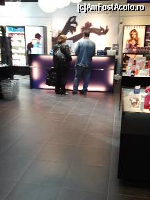 [P13] Singura parfumerie generalista din Parndorf. » foto by creivean
 - 
<span class="allrVoted glyphicon glyphicon-heart hidden" id="av311620"></span>
<a class="m-l-10 hidden" id="sv311620" onclick="voting_Foto_DelVot(,311620,4022)" role="button">șterge vot <span class="glyphicon glyphicon-remove"></span></a>
<a id="v9311620" class=" c-red"  onclick="voting_Foto_SetVot(311620)" role="button"><span class="glyphicon glyphicon-heart-empty"></span> <b>LIKE</b> = Votează poza</a> <img class="hidden"  id="f311620W9" src="/imagini/loader.gif" border="0" /><span class="AjErrMes hidden" id="e311620ErM"></span>