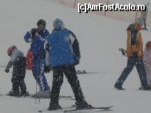 [P04] La cursuri de ski » foto by david
 - 
<span class="allrVoted glyphicon glyphicon-heart hidden" id="av37020"></span>
<a class="m-l-10 hidden" id="sv37020" onclick="voting_Foto_DelVot(,37020,4323)" role="button">șterge vot <span class="glyphicon glyphicon-remove"></span></a>
<a id="v937020" class=" c-red"  onclick="voting_Foto_SetVot(37020)" role="button"><span class="glyphicon glyphicon-heart-empty"></span> <b>LIKE</b> = Votează poza</a> <img class="hidden"  id="f37020W9" src="/imagini/loader.gif" border="0" /><span class="AjErrMes hidden" id="e37020ErM"></span>
