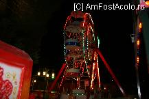 [P02] Roata din parcul de distractii pentru copii. Mai era disponibil si un trenulet, saltele pentru sarit, etc » foto by alexandruduma
 - 
<span class="allrVoted glyphicon glyphicon-heart hidden" id="av19613"></span>
<a class="m-l-10 hidden" id="sv19613" onclick="voting_Foto_DelVot(,19613,100)" role="button">șterge vot <span class="glyphicon glyphicon-remove"></span></a>
<a id="v919613" class=" c-red"  onclick="voting_Foto_SetVot(19613)" role="button"><span class="glyphicon glyphicon-heart-empty"></span> <b>LIKE</b> = Votează poza</a> <img class="hidden"  id="f19613W9" src="/imagini/loader.gif" border="0" /><span class="AjErrMes hidden" id="e19613ErM"></span>