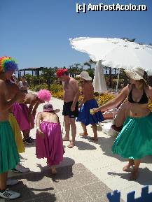 [P14] echipa de animatori ...concurs de golf ....daca nu nimereai loviturile, te aruncau in piscina...foarte distractiv » foto by dyanna
 - 
<span class="allrVoted glyphicon glyphicon-heart hidden" id="av297441"></span>
<a class="m-l-10 hidden" id="sv297441" onclick="voting_Foto_DelVot(,297441,16)" role="button">șterge vot <span class="glyphicon glyphicon-remove"></span></a>
<a id="v9297441" class=" c-red"  onclick="voting_Foto_SetVot(297441)" role="button"><span class="glyphicon glyphicon-heart-empty"></span> <b>LIKE</b> = Votează poza</a> <img class="hidden"  id="f297441W9" src="/imagini/loader.gif" border="0" /><span class="AjErrMes hidden" id="e297441ErM"></span>