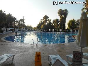 [P06] piscina mare dimineaţa » foto by sebigeanina
 - 
<span class="allrVoted glyphicon glyphicon-heart hidden" id="av536683"></span>
<a class="m-l-10 hidden" id="sv536683" onclick="voting_Foto_DelVot(,536683,188)" role="button">șterge vot <span class="glyphicon glyphicon-remove"></span></a>
<a id="v9536683" class=" c-red"  onclick="voting_Foto_SetVot(536683)" role="button"><span class="glyphicon glyphicon-heart-empty"></span> <b>LIKE</b> = Votează poza</a> <img class="hidden"  id="f536683W9" src="/imagini/loader.gif" border="0" /><span class="AjErrMes hidden" id="e536683ErM"></span>