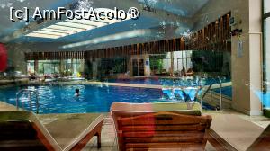 [P40] Piscina interioară privită de afară » foto by k-lator
 - 
<span class="allrVoted glyphicon glyphicon-heart hidden" id="av1418125"></span>
<a class="m-l-10 hidden" id="sv1418125" onclick="voting_Foto_DelVot(,1418125,197)" role="button">șterge vot <span class="glyphicon glyphicon-remove"></span></a>
<a id="v91418125" class=" c-red"  onclick="voting_Foto_SetVot(1418125)" role="button"><span class="glyphicon glyphicon-heart-empty"></span> <b>LIKE</b> = Votează poza</a> <img class="hidden"  id="f1418125W9" src="/imagini/loader.gif" border="0" /><span class="AjErrMes hidden" id="e1418125ErM"></span>
