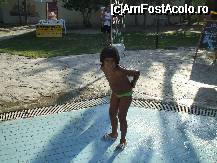 [P8x] Fiica mea la dusul de la piscina » foto by iliviu
 - 
<span class="allrVoted glyphicon glyphicon-heart hidden" id="av36774"></span>
<a class="m-l-10 hidden" id="sv36774" onclick="voting_Foto_DelVot(,36774,20)" role="button">șterge vot <span class="glyphicon glyphicon-remove"></span></a>
<a id="v936774" class=" c-red"  onclick="voting_Foto_SetVot(36774)" role="button"><span class="glyphicon glyphicon-heart-empty"></span> <b>LIKE</b> = Votează poza</a> <img class="hidden"  id="f36774W9" src="/imagini/loader.gif" border="0" /><span class="AjErrMes hidden" id="e36774ErM"></span>