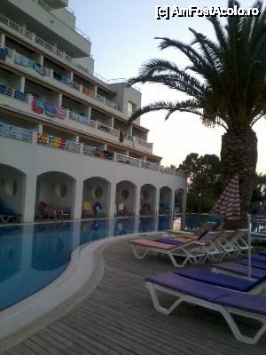 [P06] camere cu iesire la piscina » foto by valentinos*
 - 
<span class="allrVoted glyphicon glyphicon-heart hidden" id="av439741"></span>
<a class="m-l-10 hidden" id="sv439741" onclick="voting_Foto_DelVot(,439741,20)" role="button">șterge vot <span class="glyphicon glyphicon-remove"></span></a>
<a id="v9439741" class=" c-red"  onclick="voting_Foto_SetVot(439741)" role="button"><span class="glyphicon glyphicon-heart-empty"></span> <b>LIKE</b> = Votează poza</a> <img class="hidden"  id="f439741W9" src="/imagini/loader.gif" border="0" /><span class="AjErrMes hidden" id="e439741ErM"></span>