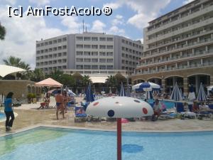 [P09] piscine hotel Batihan » foto by LuciM
 - 
<span class="allrVoted glyphicon glyphicon-heart hidden" id="av709615"></span>
<a class="m-l-10 hidden" id="sv709615" onclick="voting_Foto_DelVot(,709615,20)" role="button">șterge vot <span class="glyphicon glyphicon-remove"></span></a>
<a id="v9709615" class=" c-red"  onclick="voting_Foto_SetVot(709615)" role="button"><span class="glyphicon glyphicon-heart-empty"></span> <b>LIKE</b> = Votează poza</a> <img class="hidden"  id="f709615W9" src="/imagini/loader.gif" border="0" /><span class="AjErrMes hidden" id="e709615ErM"></span>