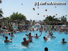 [P16] Piscina hotelului Ephesia - in timpul unor jocuri :) » foto by andreea_kamelya
 - 
<span class="allrVoted glyphicon glyphicon-heart hidden" id="av295948"></span>
<a class="m-l-10 hidden" id="sv295948" onclick="voting_Foto_DelVot(,295948,217)" role="button">șterge vot <span class="glyphicon glyphicon-remove"></span></a>
<a id="v9295948" class=" c-red"  onclick="voting_Foto_SetVot(295948)" role="button"><span class="glyphicon glyphicon-heart-empty"></span> <b>LIKE</b> = Votează poza</a> <img class="hidden"  id="f295948W9" src="/imagini/loader.gif" border="0" /><span class="AjErrMes hidden" id="e295948ErM"></span>