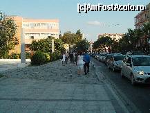 [P30] Canakkale, in dreapta este coada de la imbarcarea automobilelor... se intinde pe bulevardele orasului » foto by Aeerdna*
 - 
<span class="allrVoted glyphicon glyphicon-heart hidden" id="av145300"></span>
<a class="m-l-10 hidden" id="sv145300" onclick="voting_Foto_DelVot(,145300,220)" role="button">șterge vot <span class="glyphicon glyphicon-remove"></span></a>
<a id="v9145300" class=" c-red"  onclick="voting_Foto_SetVot(145300)" role="button"><span class="glyphicon glyphicon-heart-empty"></span> <b>LIKE</b> = Votează poza</a> <img class="hidden"  id="f145300W9" src="/imagini/loader.gif" border="0" /><span class="AjErrMes hidden" id="e145300ErM"></span>