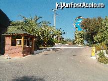 [P08] Bariera de la intrarea in hotel Cande Onura » foto by Aeerdna*
 - 
<span class="allrVoted glyphicon glyphicon-heart hidden" id="av145181"></span>
<a class="m-l-10 hidden" id="sv145181" onclick="voting_Foto_DelVot(,145181,220)" role="button">șterge vot <span class="glyphicon glyphicon-remove"></span></a>
<a id="v9145181" class=" c-red"  onclick="voting_Foto_SetVot(145181)" role="button"><span class="glyphicon glyphicon-heart-empty"></span> <b>LIKE</b> = Votează poza</a> <img class="hidden"  id="f145181W9" src="/imagini/loader.gif" border="0" /><span class="AjErrMes hidden" id="e145181ErM"></span>