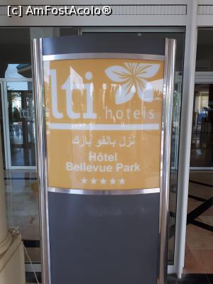 [P02] La intrarea în hotel panoul care certifică, că hotelul e de 5 stele » foto by marsus
 - 
<span class="allrVoted glyphicon glyphicon-heart hidden" id="av1010511"></span>
<a class="m-l-10 hidden" id="sv1010511" onclick="voting_Foto_DelVot(,1010511,324)" role="button">șterge vot <span class="glyphicon glyphicon-remove"></span></a>
<a id="v91010511" class=" c-red"  onclick="voting_Foto_SetVot(1010511)" role="button"><span class="glyphicon glyphicon-heart-empty"></span> <b>LIKE</b> = Votează poza</a> <img class="hidden"  id="f1010511W9" src="/imagini/loader.gif" border="0" /><span class="AjErrMes hidden" id="e1010511ErM"></span>