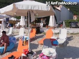 [P02] plajă super aglomerată din Skala Potamia, aproape ca la Mamaia, cu şezlongurile incluse în pretul consumaţiei » foto by nicknick
 - 
<span class="allrVoted glyphicon glyphicon-heart hidden" id="av454883"></span>
<a class="m-l-10 hidden" id="sv454883" onclick="voting_Foto_DelVot(,454883,411)" role="button">șterge vot <span class="glyphicon glyphicon-remove"></span></a>
<a id="v9454883" class=" c-red"  onclick="voting_Foto_SetVot(454883)" role="button"><span class="glyphicon glyphicon-heart-empty"></span> <b>LIKE</b> = Votează poza</a> <img class="hidden"  id="f454883W9" src="/imagini/loader.gif" border="0" /><span class="AjErrMes hidden" id="e454883ErM"></span>
