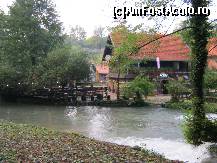 [P08] Slunj Rastoke - Restaurantul Petro » foto by romanitzaa
 - 
<span class="allrVoted glyphicon glyphicon-heart hidden" id="av161680"></span>
<a class="m-l-10 hidden" id="sv161680" onclick="voting_Foto_DelVot(,161680,412)" role="button">șterge vot <span class="glyphicon glyphicon-remove"></span></a>
<a id="v9161680" class=" c-red"  onclick="voting_Foto_SetVot(161680)" role="button"><span class="glyphicon glyphicon-heart-empty"></span> <b>LIKE</b> = Votează poza</a> <img class="hidden"  id="f161680W9" src="/imagini/loader.gif" border="0" /><span class="AjErrMes hidden" id="e161680ErM"></span>