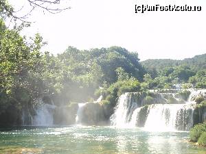 [P03] Cascada Skradinski Buk » foto by monaca
 - 
<span class="allrVoted glyphicon glyphicon-heart hidden" id="av655795"></span>
<a class="m-l-10 hidden" id="sv655795" onclick="voting_Foto_DelVot(,655795,413)" role="button">șterge vot <span class="glyphicon glyphicon-remove"></span></a>
<a id="v9655795" class=" c-red"  onclick="voting_Foto_SetVot(655795)" role="button"><span class="glyphicon glyphicon-heart-empty"></span> <b>LIKE</b> = Votează poza</a> <img class="hidden"  id="f655795W9" src="/imagini/loader.gif" border="0" /><span class="AjErrMes hidden" id="e655795ErM"></span>