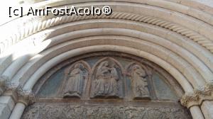 [P18] cei trei sfinți de deasupra portalului » foto by zlatna
 - 
<span class="allrVoted glyphicon glyphicon-heart hidden" id="av905825"></span>
<a class="m-l-10 hidden" id="sv905825" onclick="voting_Foto_DelVot(,905825,414)" role="button">șterge vot <span class="glyphicon glyphicon-remove"></span></a>
<a id="v9905825" class=" c-red"  onclick="voting_Foto_SetVot(905825)" role="button"><span class="glyphicon glyphicon-heart-empty"></span> <b>LIKE</b> = Votează poza</a> <img class="hidden"  id="f905825W9" src="/imagini/loader.gif" border="0" /><span class="AjErrMes hidden" id="e905825ErM"></span>