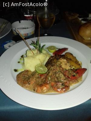 [P15] O portie de creveti si calamari » foto by fan bulgaria
 - 
<span class="allrVoted glyphicon glyphicon-heart hidden" id="av1103191"></span>
<a class="m-l-10 hidden" id="sv1103191" onclick="voting_Foto_DelVot(,1103191,422)" role="button">șterge vot <span class="glyphicon glyphicon-remove"></span></a>
<a id="v91103191" class=" c-red"  onclick="voting_Foto_SetVot(1103191)" role="button"><span class="glyphicon glyphicon-heart-empty"></span> <b>LIKE</b> = Votează poza</a> <img class="hidden"  id="f1103191W9" src="/imagini/loader.gif" border="0" /><span class="AjErrMes hidden" id="e1103191ErM"></span>