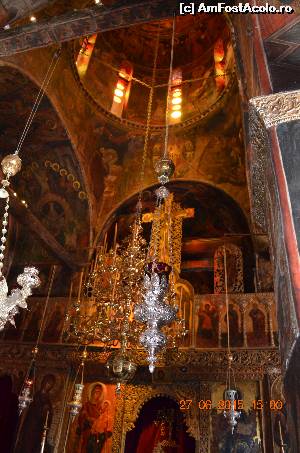 [P38] Interior din fata altarului.  » foto by fregata
 - 
<span class="allrVoted glyphicon glyphicon-heart hidden" id="av635408"></span>
<a class="m-l-10 hidden" id="sv635408" onclick="voting_Foto_DelVot(,635408,430)" role="button">șterge vot <span class="glyphicon glyphicon-remove"></span></a>
<a id="v9635408" class=" c-red"  onclick="voting_Foto_SetVot(635408)" role="button"><span class="glyphicon glyphicon-heart-empty"></span> <b>LIKE</b> = Votează poza</a> <img class="hidden"  id="f635408W9" src="/imagini/loader.gif" border="0" /><span class="AjErrMes hidden" id="e635408ErM"></span>