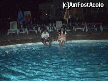 [P16] seara la piscina, copiii doreau din tot sufletul sa faca baie dar nu era voie » foto by luminita007*
 - 
<span class="allrVoted glyphicon glyphicon-heart hidden" id="av268956"></span>
<a class="m-l-10 hidden" id="sv268956" onclick="voting_Foto_DelVot(,268956,453)" role="button">șterge vot <span class="glyphicon glyphicon-remove"></span></a>
<a id="v9268956" class=" c-red"  onclick="voting_Foto_SetVot(268956)" role="button"><span class="glyphicon glyphicon-heart-empty"></span> <b>LIKE</b> = Votează poza</a> <img class="hidden"  id="f268956W9" src="/imagini/loader.gif" border="0" /><span class="AjErrMes hidden" id="e268956ErM"></span>