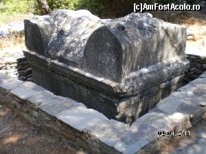 [P10] Sarcofag din vremuri de demult din sit-ul de la Aliki » foto by irinad
 - 
<span class="allrVoted glyphicon glyphicon-heart hidden" id="av607473"></span>
<a class="m-l-10 hidden" id="sv607473" onclick="voting_Foto_DelVot(,607473,460)" role="button">șterge vot <span class="glyphicon glyphicon-remove"></span></a>
<a id="v9607473" class=" c-red"  onclick="voting_Foto_SetVot(607473)" role="button"><span class="glyphicon glyphicon-heart-empty"></span> <b>LIKE</b> = Votează poza</a> <img class="hidden"  id="f607473W9" src="/imagini/loader.gif" border="0" /><span class="AjErrMes hidden" id="e607473ErM"></span>