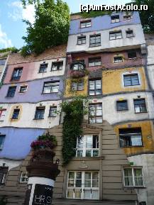 [P35] Viena - Huntertwasser-Krawina Haus. » foto by Dragoș_MD
 - 
<span class="allrVoted glyphicon glyphicon-heart hidden" id="av222069"></span>
<a class="m-l-10 hidden" id="sv222069" onclick="voting_Foto_DelVot(,222069,461)" role="button">șterge vot <span class="glyphicon glyphicon-remove"></span></a>
<a id="v9222069" class=" c-red"  onclick="voting_Foto_SetVot(222069)" role="button"><span class="glyphicon glyphicon-heart-empty"></span> <b>LIKE</b> = Votează poza</a> <img class="hidden"  id="f222069W9" src="/imagini/loader.gif" border="0" /><span class="AjErrMes hidden" id="e222069ErM"></span>