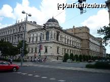 [P09] Viena - Universitatea. » foto by Dragoș_MD
 - 
<span class="allrVoted glyphicon glyphicon-heart hidden" id="av222037"></span>
<a class="m-l-10 hidden" id="sv222037" onclick="voting_Foto_DelVot(,222037,461)" role="button">șterge vot <span class="glyphicon glyphicon-remove"></span></a>
<a id="v9222037" class=" c-red"  onclick="voting_Foto_SetVot(222037)" role="button"><span class="glyphicon glyphicon-heart-empty"></span> <b>LIKE</b> = Votează poza</a> <img class="hidden"  id="f222037W9" src="/imagini/loader.gif" border="0" /><span class="AjErrMes hidden" id="e222037ErM"></span>