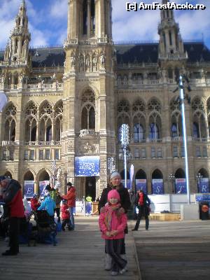 [P07] In fata la Altes Rathaus unde era amenajat un patinoar » foto by robert
 - 
<span class="allrVoted glyphicon glyphicon-heart hidden" id="av584763"></span>
<a class="m-l-10 hidden" id="sv584763" onclick="voting_Foto_DelVot(,584763,461)" role="button">șterge vot <span class="glyphicon glyphicon-remove"></span></a>
<a id="v9584763" class=" c-red"  onclick="voting_Foto_SetVot(584763)" role="button"><span class="glyphicon glyphicon-heart-empty"></span> <b>LIKE</b> = Votează poza</a> <img class="hidden"  id="f584763W9" src="/imagini/loader.gif" border="0" /><span class="AjErrMes hidden" id="e584763ErM"></span>