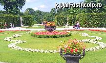 [P10] În grădina palatului Schonbrunn din Viena, Austria.  » foto by traian.leuca †
 - 
<span class="allrVoted glyphicon glyphicon-heart hidden" id="av485255"></span>
<a class="m-l-10 hidden" id="sv485255" onclick="voting_Foto_DelVot(,485255,461)" role="button">șterge vot <span class="glyphicon glyphicon-remove"></span></a>
<a id="v9485255" class=" c-red"  onclick="voting_Foto_SetVot(485255)" role="button"><span class="glyphicon glyphicon-heart-empty"></span> <b>LIKE</b> = Votează poza</a> <img class="hidden"  id="f485255W9" src="/imagini/loader.gif" border="0" /><span class="AjErrMes hidden" id="e485255ErM"></span>