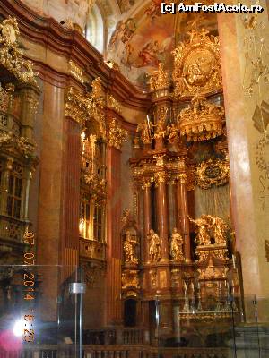[P04] interior Biserica Melk » foto by zlatna
 - 
<span class="allrVoted glyphicon glyphicon-heart hidden" id="av528669"></span>
<a class="m-l-10 hidden" id="sv528669" onclick="voting_Foto_DelVot(,528669,461)" role="button">șterge vot <span class="glyphicon glyphicon-remove"></span></a>
<a id="v9528669" class=" c-red"  onclick="voting_Foto_SetVot(528669)" role="button"><span class="glyphicon glyphicon-heart-empty"></span> <b>LIKE</b> = Votează poza</a> <img class="hidden"  id="f528669W9" src="/imagini/loader.gif" border="0" /><span class="AjErrMes hidden" id="e528669ErM"></span>