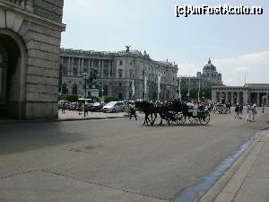 [P21] Palatul Hofburg » foto by IULIU ANTAL
 - 
<span class="allrVoted glyphicon glyphicon-heart hidden" id="av581749"></span>
<a class="m-l-10 hidden" id="sv581749" onclick="voting_Foto_DelVot(,581749,461)" role="button">șterge vot <span class="glyphicon glyphicon-remove"></span></a>
<a id="v9581749" class=" c-red"  onclick="voting_Foto_SetVot(581749)" role="button"><span class="glyphicon glyphicon-heart-empty"></span> <b>LIKE</b> = Votează poza</a> <img class="hidden"  id="f581749W9" src="/imagini/loader.gif" border="0" /><span class="AjErrMes hidden" id="e581749ErM"></span>