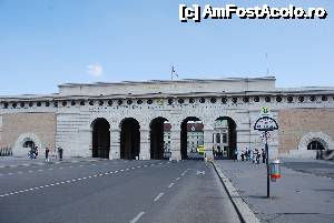 [P29] Viena, Äußere Burgtor, poarta orașului vechi » foto by unq
 - 
<span class="allrVoted glyphicon glyphicon-heart hidden" id="av486115"></span>
<a class="m-l-10 hidden" id="sv486115" onclick="voting_Foto_DelVot(,486115,461)" role="button">șterge vot <span class="glyphicon glyphicon-remove"></span></a>
<a id="v9486115" class=" c-red"  onclick="voting_Foto_SetVot(486115)" role="button"><span class="glyphicon glyphicon-heart-empty"></span> <b>LIKE</b> = Votează poza</a> <img class="hidden"  id="f486115W9" src="/imagini/loader.gif" border="0" /><span class="AjErrMes hidden" id="e486115ErM"></span>