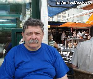 [P18 <small>[2007]</small>] În Naschmarkt ne-a plăcut: legume şi fructe proapete, mici localuri unde puteai servi o prăjitură, o cafea sau o bere.  » foto by Carmen Ion
 - 
<span class="allrVoted glyphicon glyphicon-heart hidden" id="av613122"></span>
<a class="m-l-10 hidden" id="sv613122" onclick="voting_Foto_DelVot(,613122,461)" role="button">șterge vot <span class="glyphicon glyphicon-remove"></span></a>
<a id="v9613122" class=" c-red"  onclick="voting_Foto_SetVot(613122)" role="button"><span class="glyphicon glyphicon-heart-empty"></span> <b>LIKE</b> = Votează poza</a> <img class="hidden"  id="f613122W9" src="/imagini/loader.gif" border="0" /><span class="AjErrMes hidden" id="e613122ErM"></span>