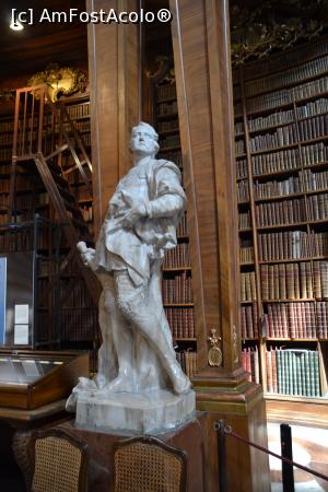 [P28] Statuie din marmura in Prunksaal » foto by Dorina9
 - 
<span class="allrVoted glyphicon glyphicon-heart hidden" id="av1162622"></span>
<a class="m-l-10 hidden" id="sv1162622" onclick="voting_Foto_DelVot(,1162622,461)" role="button">șterge vot <span class="glyphicon glyphicon-remove"></span></a>
<a id="v91162622" class=" c-red"  onclick="voting_Foto_SetVot(1162622)" role="button"><span class="glyphicon glyphicon-heart-empty"></span> <b>LIKE</b> = Votează poza</a> <img class="hidden"  id="f1162622W9" src="/imagini/loader.gif" border="0" /><span class="AjErrMes hidden" id="e1162622ErM"></span>