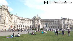 [P23] Heldenplatz și clădirea Neue Burg » foto by Camelia19
 - 
<span class="allrVoted glyphicon glyphicon-heart hidden" id="av601077"></span>
<a class="m-l-10 hidden" id="sv601077" onclick="voting_Foto_DelVot(,601077,461)" role="button">șterge vot <span class="glyphicon glyphicon-remove"></span></a>
<a id="v9601077" class=" c-red"  onclick="voting_Foto_SetVot(601077)" role="button"><span class="glyphicon glyphicon-heart-empty"></span> <b>LIKE</b> = Votează poza</a> <img class="hidden"  id="f601077W9" src="/imagini/loader.gif" border="0" /><span class="AjErrMes hidden" id="e601077ErM"></span>