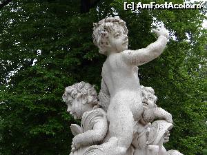 [P28] una din statuie din Burggarten » foto by Camelia19
 - 
<span class="allrVoted glyphicon glyphicon-heart hidden" id="av601082"></span>
<a class="m-l-10 hidden" id="sv601082" onclick="voting_Foto_DelVot(,601082,461)" role="button">șterge vot <span class="glyphicon glyphicon-remove"></span></a>
<a id="v9601082" class=" c-red"  onclick="voting_Foto_SetVot(601082)" role="button"><span class="glyphicon glyphicon-heart-empty"></span> <b>LIKE</b> = Votează poza</a> <img class="hidden"  id="f601082W9" src="/imagini/loader.gif" border="0" /><span class="AjErrMes hidden" id="e601082ErM"></span>