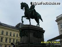 [P40] statuia lui Franz Joseph I pe cal este sus pe o terasa langa intrarea la muzeu. » foto by adryana
 - 
<span class="allrVoted glyphicon glyphicon-heart hidden" id="av312633"></span>
<a class="m-l-10 hidden" id="sv312633" onclick="voting_Foto_DelVot(,312633,461)" role="button">șterge vot <span class="glyphicon glyphicon-remove"></span></a>
<a id="v9312633" class=" c-red"  onclick="voting_Foto_SetVot(312633)" role="button"><span class="glyphicon glyphicon-heart-empty"></span> <b>LIKE</b> = Votează poza</a> <img class="hidden"  id="f312633W9" src="/imagini/loader.gif" border="0" /><span class="AjErrMes hidden" id="e312633ErM"></span>
