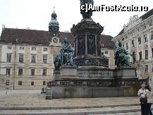 [P59] in curtea interioara a Palatului Imperial Hofburg. » foto by adryana
 - 
<span class="allrVoted glyphicon glyphicon-heart hidden" id="av312652"></span>
<a class="m-l-10 hidden" id="sv312652" onclick="voting_Foto_DelVot(,312652,461)" role="button">șterge vot <span class="glyphicon glyphicon-remove"></span></a>
<a id="v9312652" class=" c-red"  onclick="voting_Foto_SetVot(312652)" role="button"><span class="glyphicon glyphicon-heart-empty"></span> <b>LIKE</b> = Votează poza</a> <img class="hidden"  id="f312652W9" src="/imagini/loader.gif" border="0" /><span class="AjErrMes hidden" id="e312652ErM"></span>
