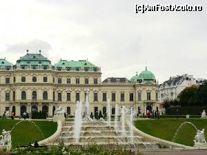 [P02] Domeniul Belvedere are doua castele, unul mai mare contruit intre 1720-1722 si un al doilea mai confortabil contruit intre 1714-1716. Printul Eugen a locuit in acesta din urma. Gradinile unesc cele doua palate si sunt amenajate cu bazine de apa, fantani, sculpturi, trepte si mici cascade.  » foto by stellinna
 - 
<span class="allrVoted glyphicon glyphicon-heart hidden" id="av678057"></span>
<a class="m-l-10 hidden" id="sv678057" onclick="voting_Foto_DelVot(,678057,461)" role="button">șterge vot <span class="glyphicon glyphicon-remove"></span></a>
<a id="v9678057" class=" c-red"  onclick="voting_Foto_SetVot(678057)" role="button"><span class="glyphicon glyphicon-heart-empty"></span> <b>LIKE</b> = Votează poza</a> <img class="hidden"  id="f678057W9" src="/imagini/loader.gif" border="0" /><span class="AjErrMes hidden" id="e678057ErM"></span>