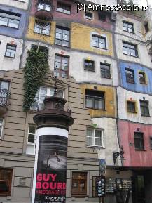 [P29] Hundertwasserhaus in dreapta » foto by Michi
 - 
<span class="allrVoted glyphicon glyphicon-heart hidden" id="av81933"></span>
<a class="m-l-10 hidden" id="sv81933" onclick="voting_Foto_DelVot(,81933,461)" role="button">șterge vot <span class="glyphicon glyphicon-remove"></span></a>
<a id="v981933" class=" c-red"  onclick="voting_Foto_SetVot(81933)" role="button"><span class="glyphicon glyphicon-heart-empty"></span> <b>LIKE</b> = Votează poza</a> <img class="hidden"  id="f81933W9" src="/imagini/loader.gif" border="0" /><span class="AjErrMes hidden" id="e81933ErM"></span>
