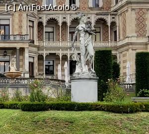 [P07] Numita initial „Vila Waldruh”, constructia sa a durat din 1882 pana in 1886, insa in 1885, imparateasa a redenumit cladirea „Vila Hermés”, dand ordin sa se realizeze o sculptura din marmura alba, intitulata Hermés Gardianul, care sa fie amplasata in gradina vilei. » foto by geani anto
 - 
<span class="allrVoted glyphicon glyphicon-heart hidden" id="av1404506"></span>
<a class="m-l-10 hidden" id="sv1404506" onclick="voting_Foto_DelVot(,1404506,461)" role="button">șterge vot <span class="glyphicon glyphicon-remove"></span></a>
<a id="v91404506" class=" c-red"  onclick="voting_Foto_SetVot(1404506)" role="button"><span class="glyphicon glyphicon-heart-empty"></span> <b>LIKE</b> = Votează poza</a> <img class="hidden"  id="f1404506W9" src="/imagini/loader.gif" border="0" /><span class="AjErrMes hidden" id="e1404506ErM"></span>