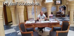 [P11] biroul de rezervari din lobby. imediat in partea dreapta a mesei era si receptia.  » foto by adutza_ghiocel
 - 
<span class="allrVoted glyphicon glyphicon-heart hidden" id="av1107545"></span>
<a class="m-l-10 hidden" id="sv1107545" onclick="voting_Foto_DelVot(,1107545,469)" role="button">șterge vot <span class="glyphicon glyphicon-remove"></span></a>
<a id="v91107545" class=" c-red"  onclick="voting_Foto_SetVot(1107545)" role="button"><span class="glyphicon glyphicon-heart-empty"></span> <b>LIKE</b> = Votează poza</a> <img class="hidden"  id="f1107545W9" src="/imagini/loader.gif" border="0" /><span class="AjErrMes hidden" id="e1107545ErM"></span>