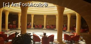 [P05] o parte din lobby. dar in realitate e ft mare. in zona asta, semnalul destul de slabut pentru internet.  » foto by adutza_ghiocel
 - 
<span class="allrVoted glyphicon glyphicon-heart hidden" id="av1107539"></span>
<a class="m-l-10 hidden" id="sv1107539" onclick="voting_Foto_DelVot(,1107539,469)" role="button">șterge vot <span class="glyphicon glyphicon-remove"></span></a>
<a id="v91107539" class=" c-red"  onclick="voting_Foto_SetVot(1107539)" role="button"><span class="glyphicon glyphicon-heart-empty"></span> <b>LIKE</b> = Votează poza</a> <img class="hidden"  id="f1107539W9" src="/imagini/loader.gif" border="0" /><span class="AjErrMes hidden" id="e1107539ErM"></span>