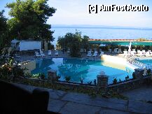 [P01] Piscina, golful Toroneos si peninsula Kasandra, vazute de la locul de luat masa » foto by geocosma
 - 
<span class="allrVoted glyphicon glyphicon-heart hidden" id="av1392"></span>
<a class="m-l-10 hidden" id="sv1392" onclick="voting_Foto_DelVot(,1392,536)" role="button">șterge vot <span class="glyphicon glyphicon-remove"></span></a>
<a id="v91392" class=" c-red"  onclick="voting_Foto_SetVot(1392)" role="button"><span class="glyphicon glyphicon-heart-empty"></span> <b>LIKE</b> = Votează poza</a> <img class="hidden"  id="f1392W9" src="/imagini/loader.gif" border="0" /><span class="AjErrMes hidden" id="e1392ErM"></span>