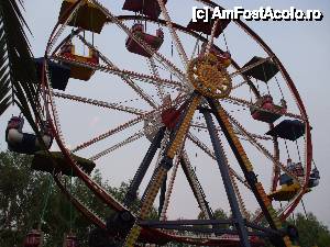 [P31] Luna Park - roata » foto by crima
 - 
<span class="allrVoted glyphicon glyphicon-heart hidden" id="av403222"></span>
<a class="m-l-10 hidden" id="sv403222" onclick="voting_Foto_DelVot(,403222,6)" role="button">șterge vot <span class="glyphicon glyphicon-remove"></span></a>
<a id="v9403222" class=" c-red"  onclick="voting_Foto_SetVot(403222)" role="button"><span class="glyphicon glyphicon-heart-empty"></span> <b>LIKE</b> = Votează poza</a> <img class="hidden"  id="f403222W9" src="/imagini/loader.gif" border="0" /><span class="AjErrMes hidden" id="e403222ErM"></span>