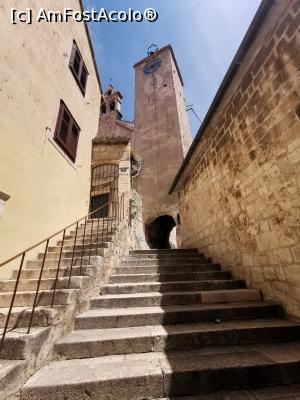 [P21] Pe strazile din Omis » foto by Catalin Mate
 - 
<span class="allrVoted glyphicon glyphicon-heart hidden" id="av1180090"></span>
<a class="m-l-10 hidden" id="sv1180090" onclick="voting_Foto_DelVot(,1180090,619)" role="button">șterge vot <span class="glyphicon glyphicon-remove"></span></a>
<a id="v91180090" class=" c-red"  onclick="voting_Foto_SetVot(1180090)" role="button"><span class="glyphicon glyphicon-heart-empty"></span> <b>LIKE</b> = Votează poza</a> <img class="hidden"  id="f1180090W9" src="/imagini/loader.gif" border="0" /><span class="AjErrMes hidden" id="e1180090ErM"></span>