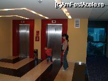 [P13] Asteptand lifturile » foto by pepsi70ro
 - 
<span class="allrVoted glyphicon glyphicon-heart hidden" id="av22372"></span>
<a class="m-l-10 hidden" id="sv22372" onclick="voting_Foto_DelVot(,22372,621)" role="button">șterge vot <span class="glyphicon glyphicon-remove"></span></a>
<a id="v922372" class=" c-red"  onclick="voting_Foto_SetVot(22372)" role="button"><span class="glyphicon glyphicon-heart-empty"></span> <b>LIKE</b> = Votează poza</a> <img class="hidden"  id="f22372W9" src="/imagini/loader.gif" border="0" /><span class="AjErrMes hidden" id="e22372ErM"></span>