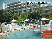 [P05] hotelul vazut de la piscina » foto by danette*
 - 
<span class="allrVoted glyphicon glyphicon-heart hidden" id="av341418"></span>
<a class="m-l-10 hidden" id="sv341418" onclick="voting_Foto_DelVot(,341418,630)" role="button">șterge vot <span class="glyphicon glyphicon-remove"></span></a>
<a id="v9341418" class=" c-red"  onclick="voting_Foto_SetVot(341418)" role="button"><span class="glyphicon glyphicon-heart-empty"></span> <b>LIKE</b> = Votează poza</a> <img class="hidden"  id="f341418W9" src="/imagini/loader.gif" border="0" /><span class="AjErrMes hidden" id="e341418ErM"></span>